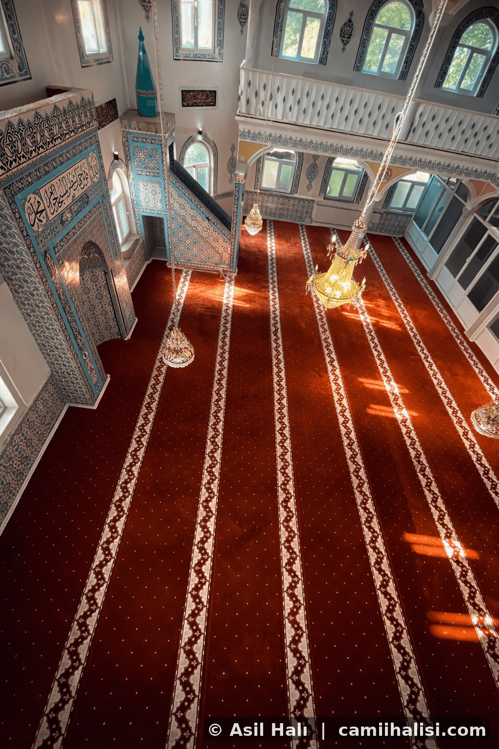 Seccadeli polyamid cami halısı — polyamid seccade bölümlü tasarım