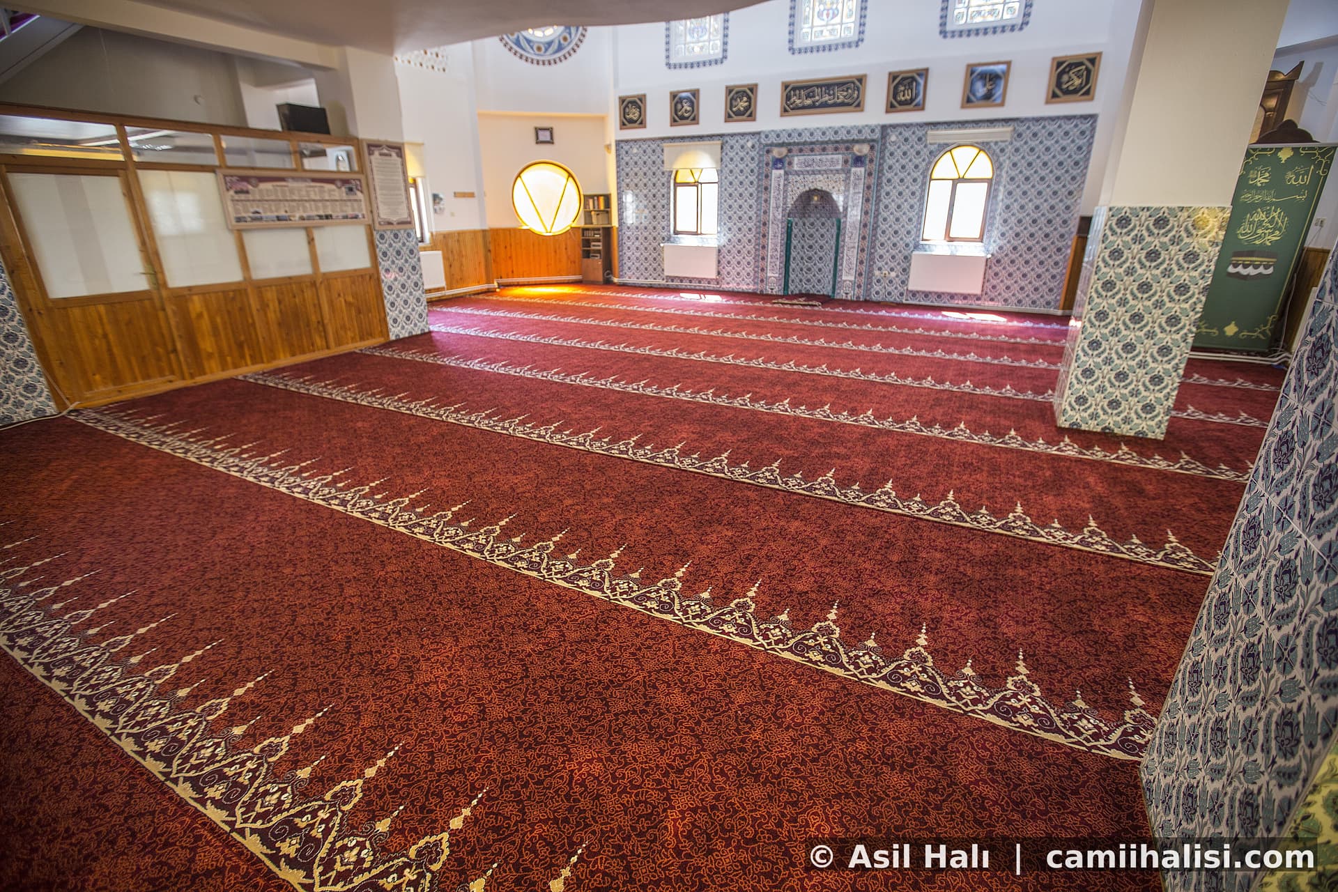 Cami iç mekan halısı — saflı ve göbekli cami halısı modelleri