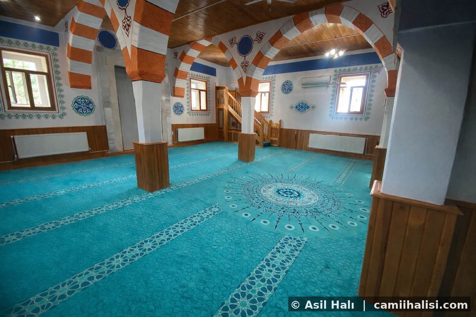 Cami Halıları Neden Her Noktada Aynı Şekilde Eskimez 